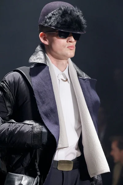 Look 28